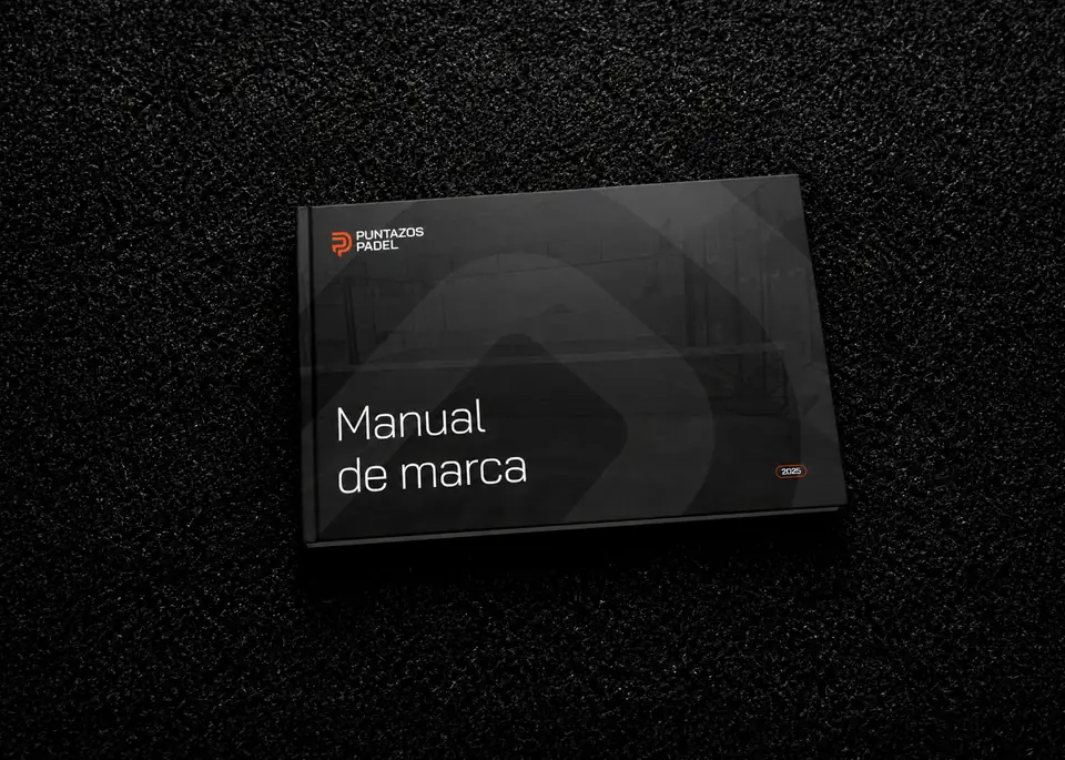 Portada del manual de marca de Puntazos Pádel